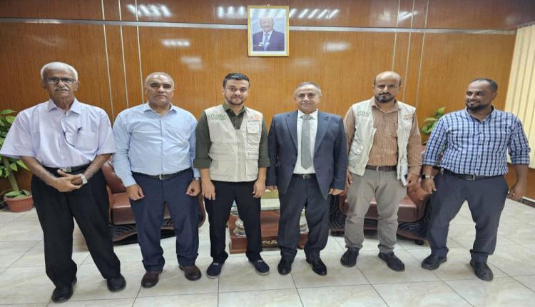 رئيس جامعة عدن يبحث مع المؤسسة الطبية الميدانية سبل تعزيز التعاون المشترك