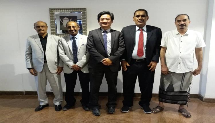 لقاءٌ صينيٌّ يبحثُ تطوير التعاونِ العلمي مع جامعاتِ عدن ولحج والعلوم والتكنولوجيا