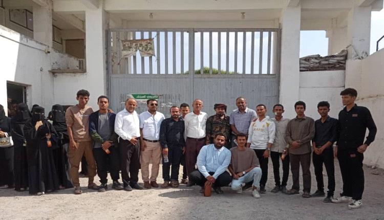 ضمن البرامج التطبيقية.. طلبة كلية الحقوق بجامعة عدن ينفذون نزولًا ميدانيًا إلى إصلاحية السجن المركزي