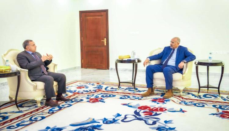 الرئيس الزُبيدي يطّلع على سير العمل بجامعة عدن ويؤكد دعمه لتطوير العملية التعليمية