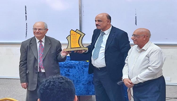 كلية الطب بجامعة عدن تنظم محاضرة علمية متخصصة حول سرطان الثدي