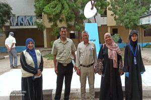 كليتا الآداب والإعلام بجامعة عدن تنفذان فعالية توعوية حول النظافة والتشجير