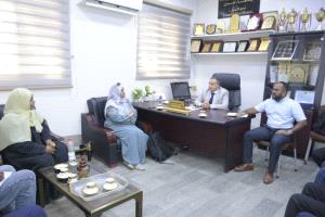 استعدادًا لتدشين أسبوع الجودة العالمي.. رئيس جامعة عدن يترأس اجتماعًا موسعًا باللجنة التحضيرية