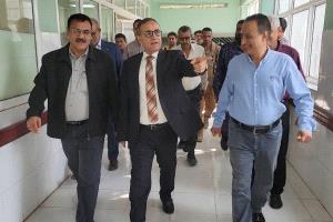 لخدمة الطلبة والمجتمع.. جامعة عدن تعلن استعدادها دعم مستشفى "4 مايو" الجراحي لتحويله إلى مستشفى تعليمي