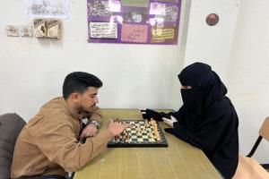 كلية الحقوق بجامعة عدن تنهي بطولة الشطرنج ضمن أنشطتها الطلابية