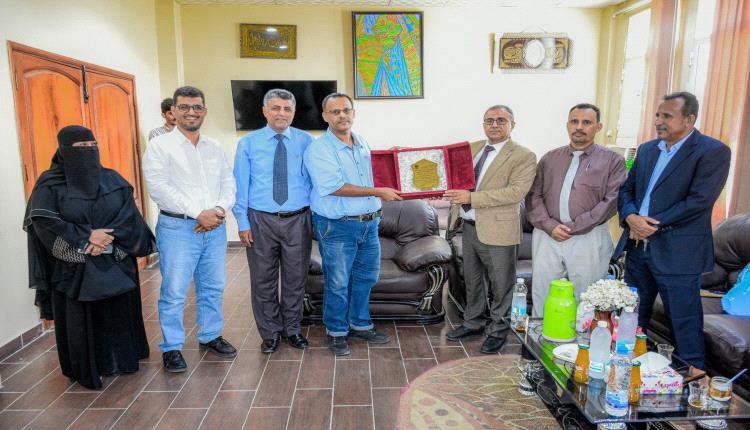 جامعة عدن تُكرِّم الدكتور محمد صالح عُبادي