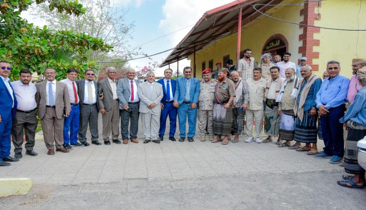 بحفاوة استثنائية… كلية اللغات بجامعة عدن تستقبل جموع المهنئين للدكتور الجعدني