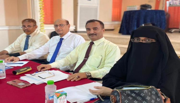 تربية عدن تشارك في تحكيم المسابقة النهائية للشعر والخطابة وفن الإلقاء بكلية الطب