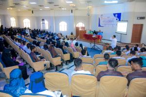كلية الصيدلة بجامعة عدن تحتفي بمناقشة مشاريع تخرج الدفعة السادسة والعشرون