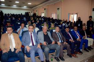 كلية طب الأسنان بجامعة عدن تحتفي بطلابها المستجدين وتكرم الأوائل