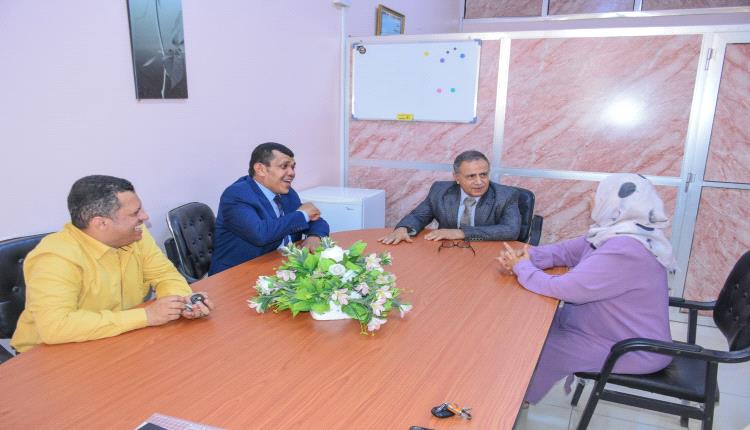 رئيس جامعة عدن يتفقد كلية التمريض ويطلع على سير العملية التعليمية فيها