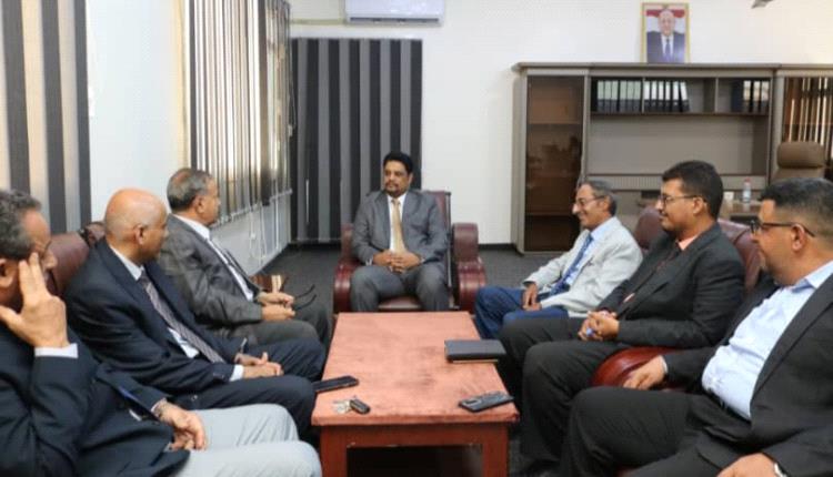 وزير التعليم الفني ورئيس جامعة عدن يناقشان تعزيز التعاون لتطوير العملية التعليمية والتدريبية