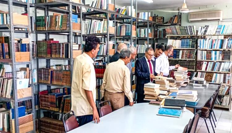 خطوات واثقة لإبراز الوجه المشرق للمنارات المعرفية.. رئيس جامعة عدن يتفقد مركز الظفاري والمكتبة المركزية