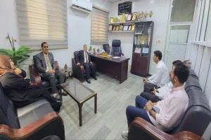 في زيارة تفقدية.. رئيس جامعة عدن يشيد بانضباط كلية اللغات والترجمة