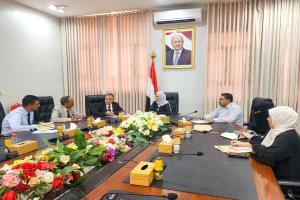 وزير التخطيط والتعاون الدولي تبحث مع رئيس جامعة عدن دعم المشاريع الأكاديمية