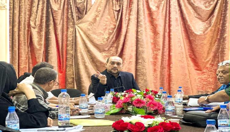 مجلس كلية العلوم الاجتماعية والإنسانية يناقش تطوير التعليم عن بُعد