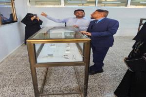 نائب وزير الثقافة يطلع على مقتنيات متحف جامعة عدن