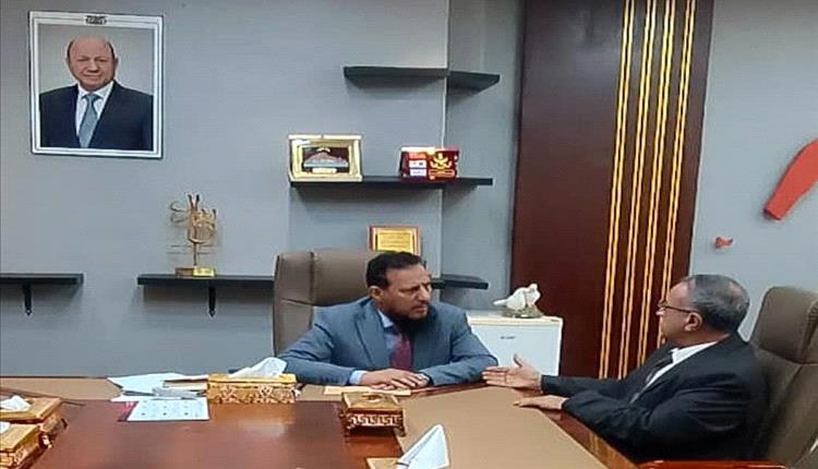 محافظ عدن يبحث مع رئيس جامعة عدن تعزيز الشراكة لتأهيل الكوادر ودعم التنمية