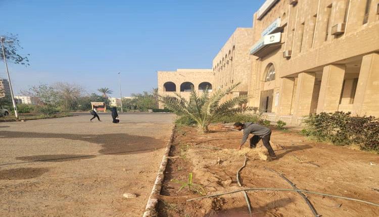 شراكة خضراء تعزز البيئة التعليمية في كلية الحقوق بجامعة عدن