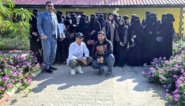 كلية اللغات والترجمة بجامعة عدن تختتم امتحانات الفصل الدراسي الأول