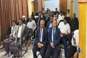 لحظة تاريخية في جامعة عدن.. مناقشة رسائل ماجستير لأب وابنه معًا