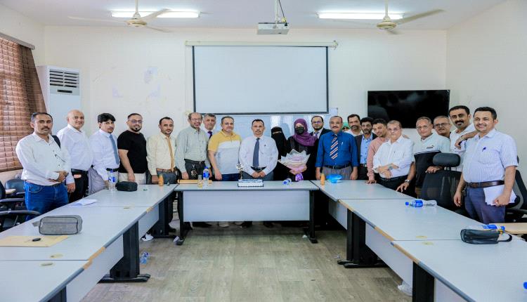 كلية العلوم الإدارية بجامعة عدن تحتفي بأول دفعة في برنامج دكتوراه إدارة الأعمال التنفيذي