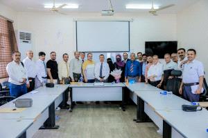 كلية العلوم الإدارية بجامعة عدن تحتفي بأول دفعة في برنامج دكتوراه إدارة الأعمال التنفيذي