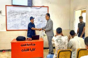 بأجواء العيد وروح إيجابية تعزز الالتزام.. كلية اللغات بجامعة عدن تدشن الفصل الدراسي الثاني