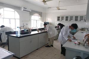 كلية الصيدلة بجامعة عدن تدشن الامتحانات العملية لجميع المستويات