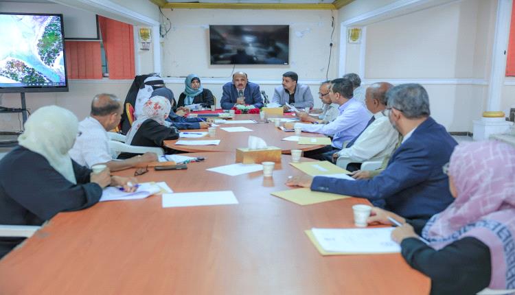 مجلس كلية الطب بجامعة عدن يناقش قضايا التطوير الأكاديمي والإداري