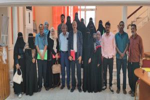 كلية الطب بجامعة عدن تنظم ورشة تدريبية لتطوير الأداء الإداري