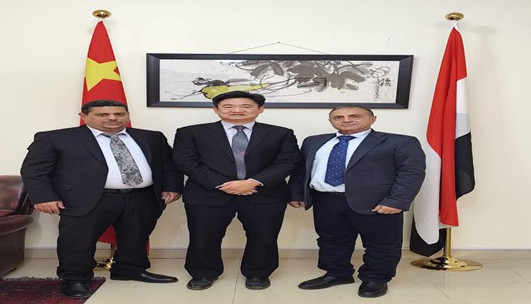 الرياض.. رئيس جامعة عدن يبحث مع القائم بأعمال السفير الصيني تعزيز التعاون الأكاديمي