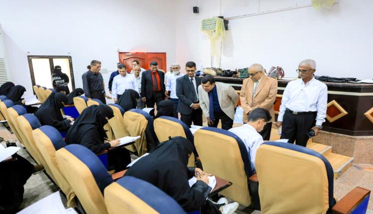 لليوم الثاني.. تواصل امتحانات المفاضلة بكلية طب الأسنان بجامعة عدن