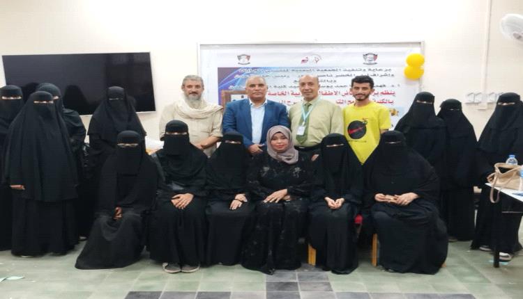وزير التربية والتعليم يطلع على إبداعات طلاب تربية جامعة عدن في مسرح الدمى